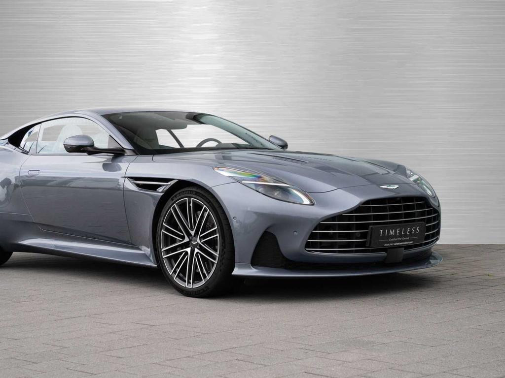 Aston Martin DB12