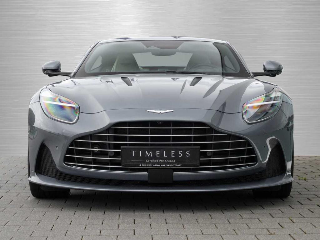 Aston Martin DB12