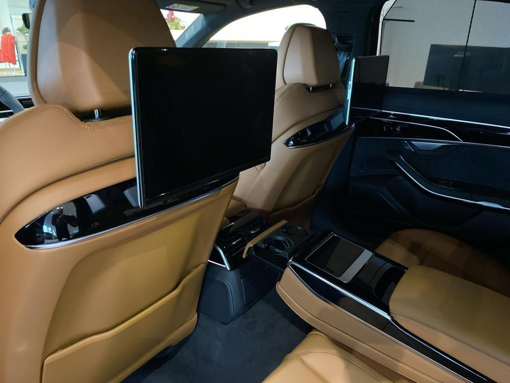 Audi S8