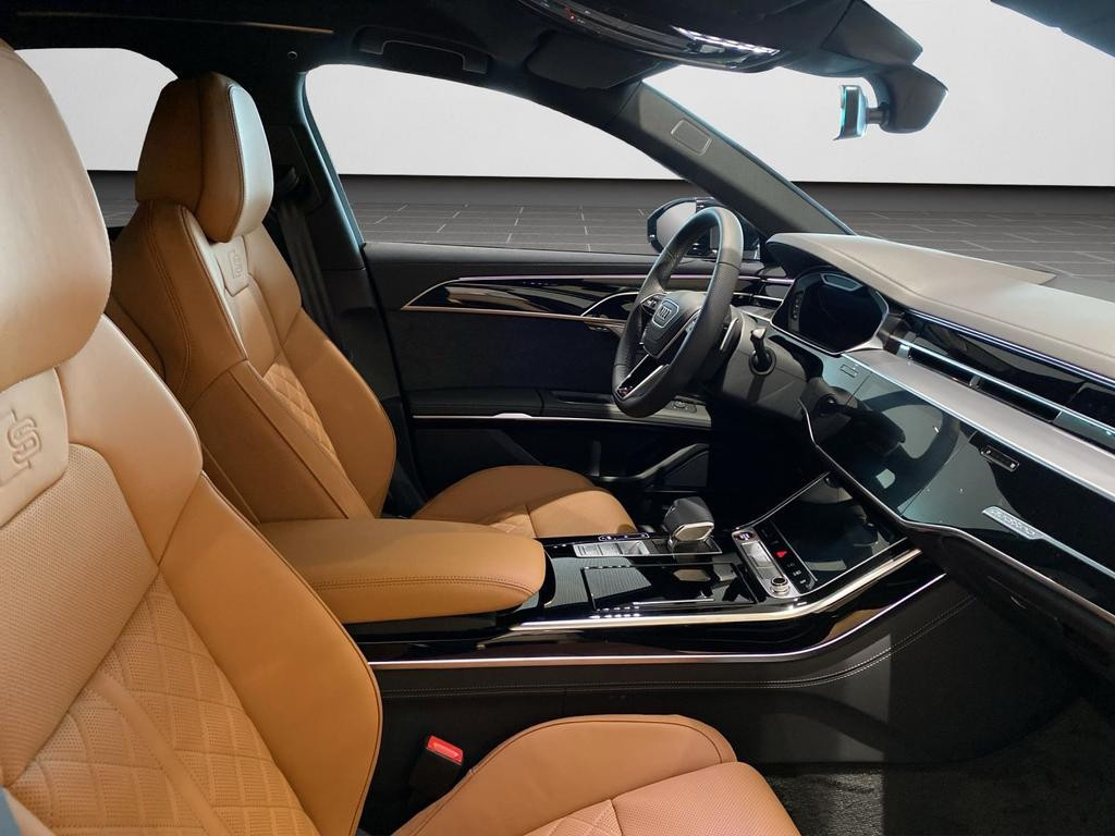 Audi S8