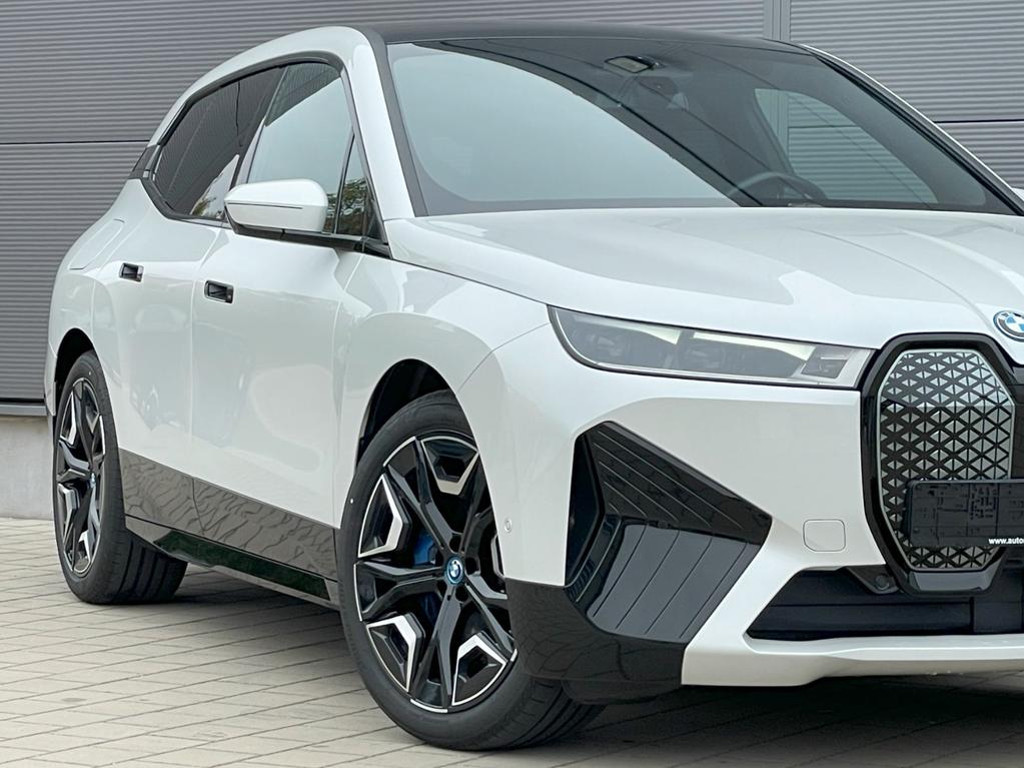 BMW iX