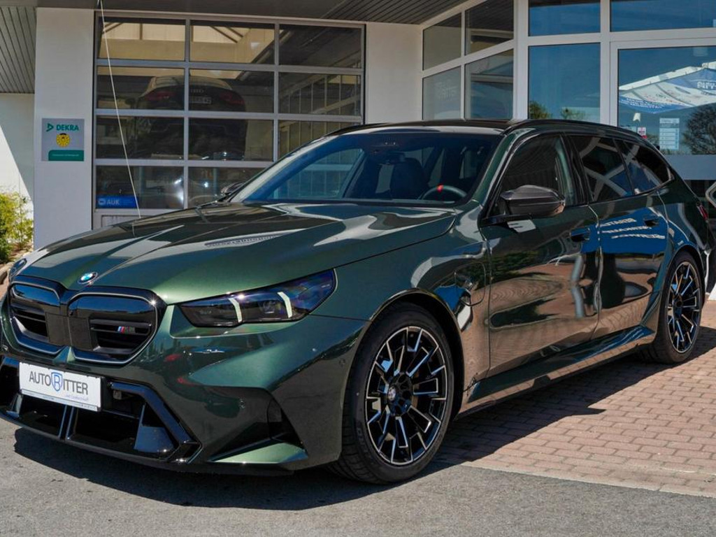 BMW M5 Touring ULTIMATE Paket Keramik+Pano+AHK+Ca...