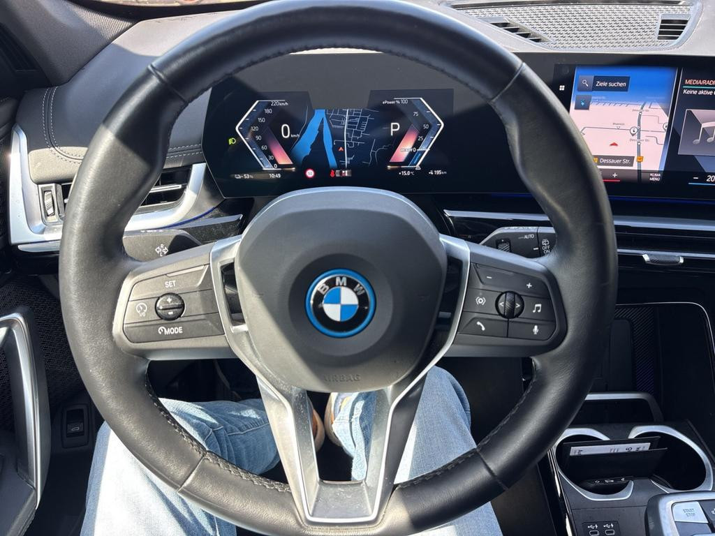 BMW iX1
