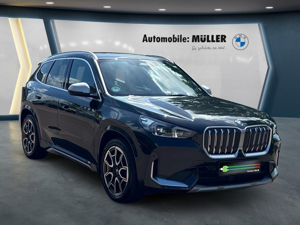 BMW iX1