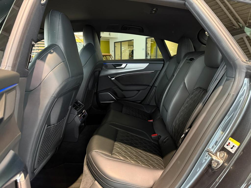 Audi S7