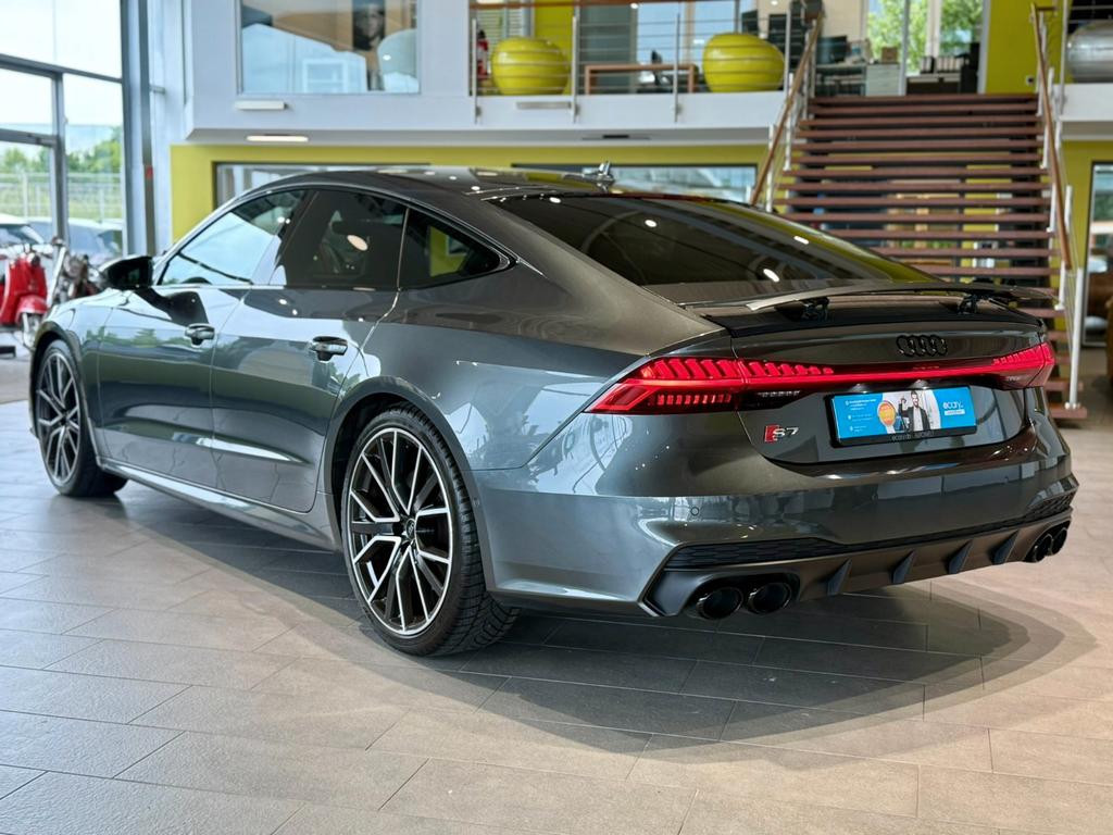 Audi S7