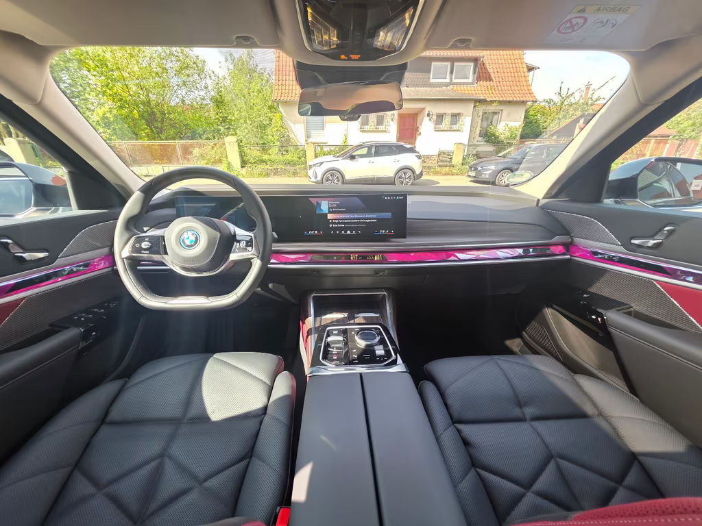 BMW i7