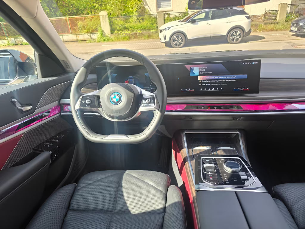 BMW i7