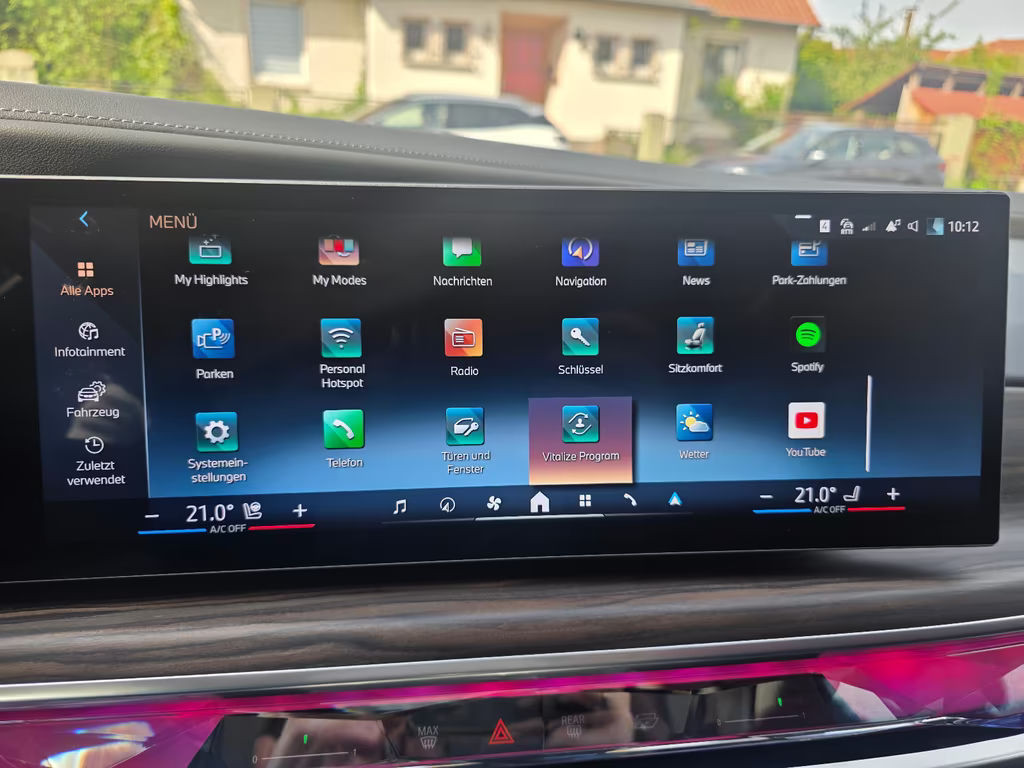 BMW i7