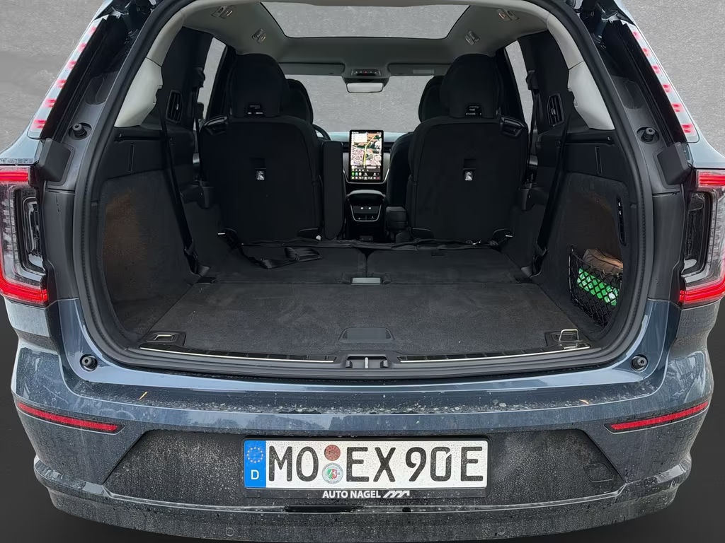 Volvo EX90