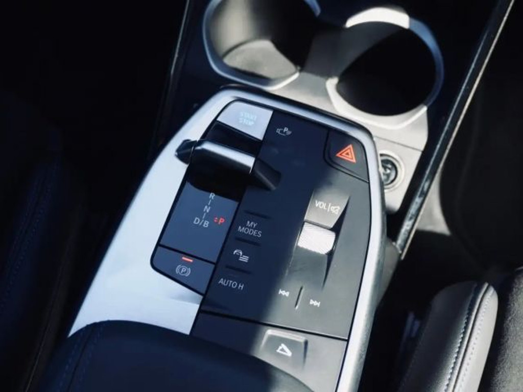 BMW iX1