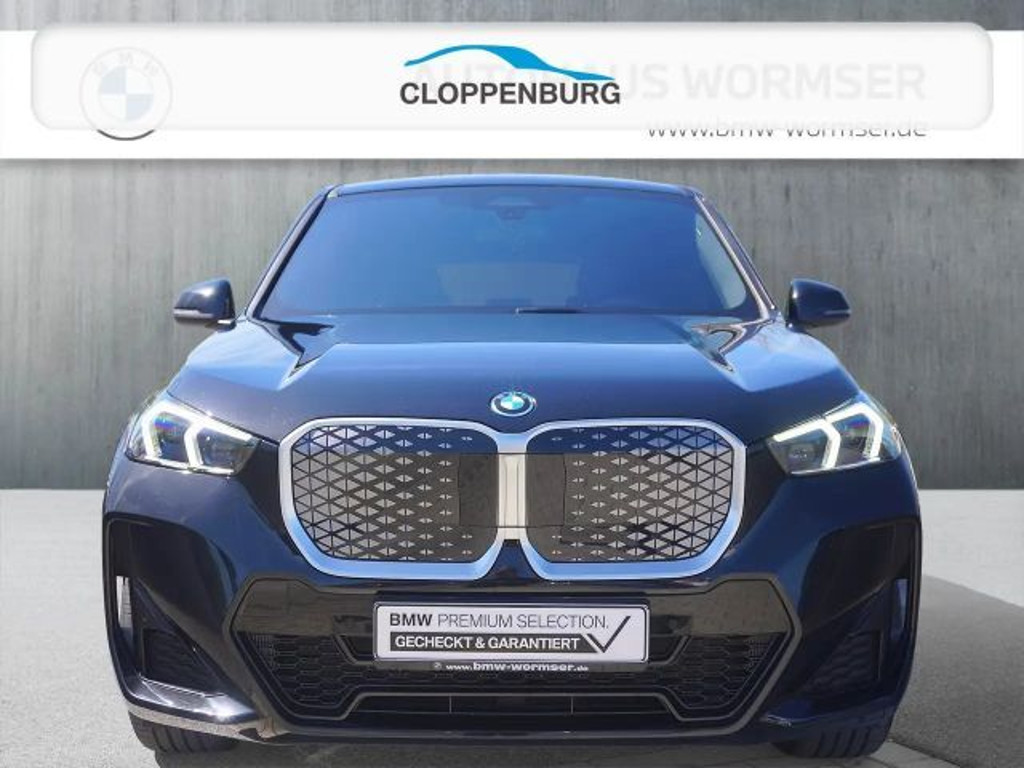 BMW iX1