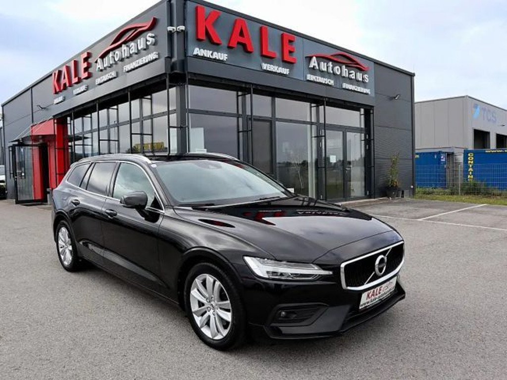 Volvo V60 Momentum R-Design