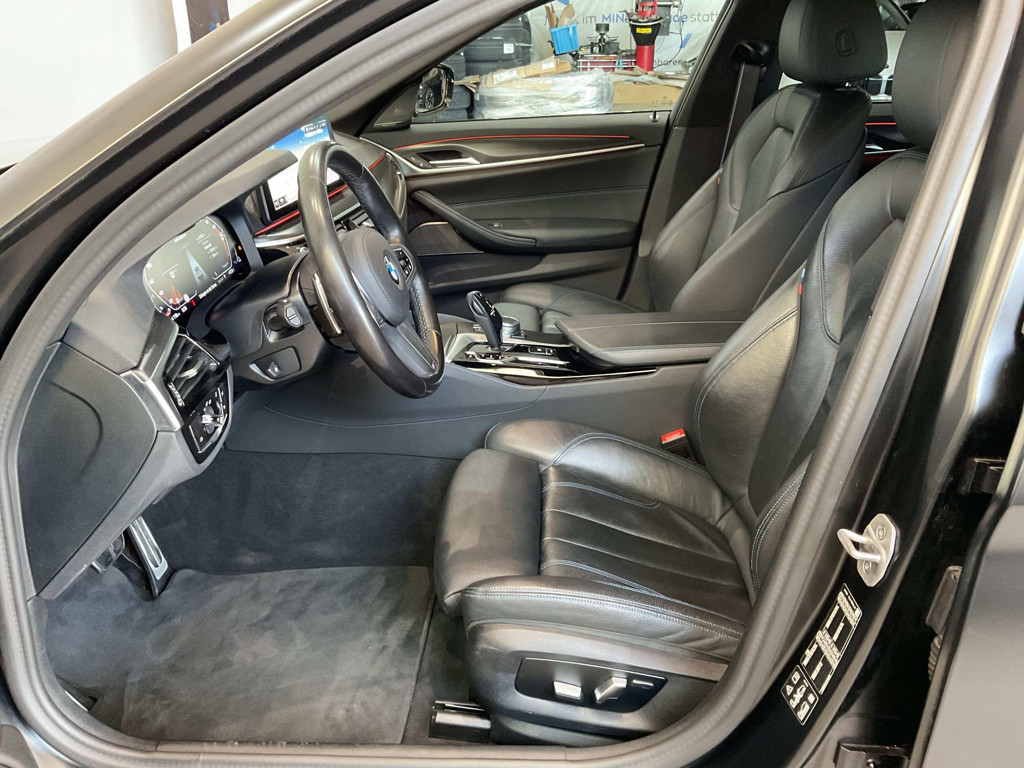 BMW M550