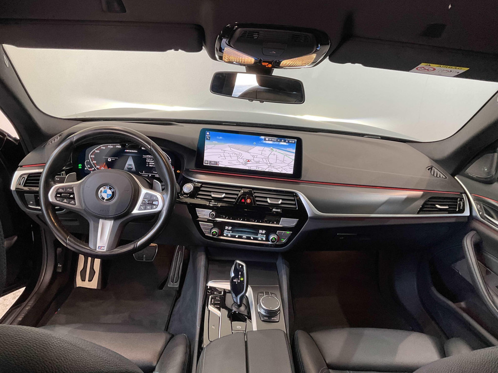 BMW M550