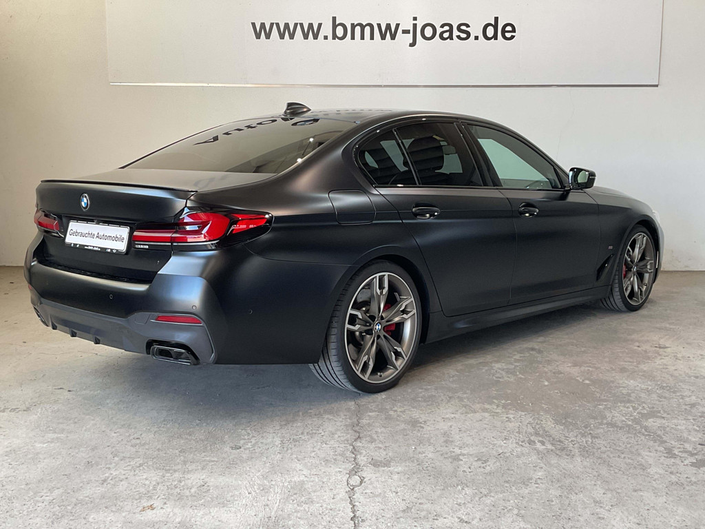 BMW M550