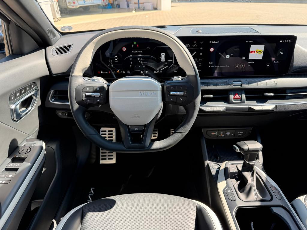 Kia K4