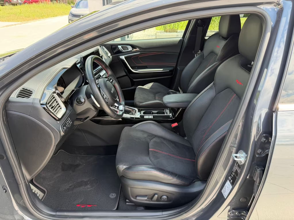 Kia ProCeed