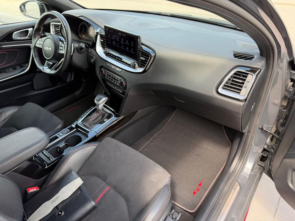 Kia ProCeed