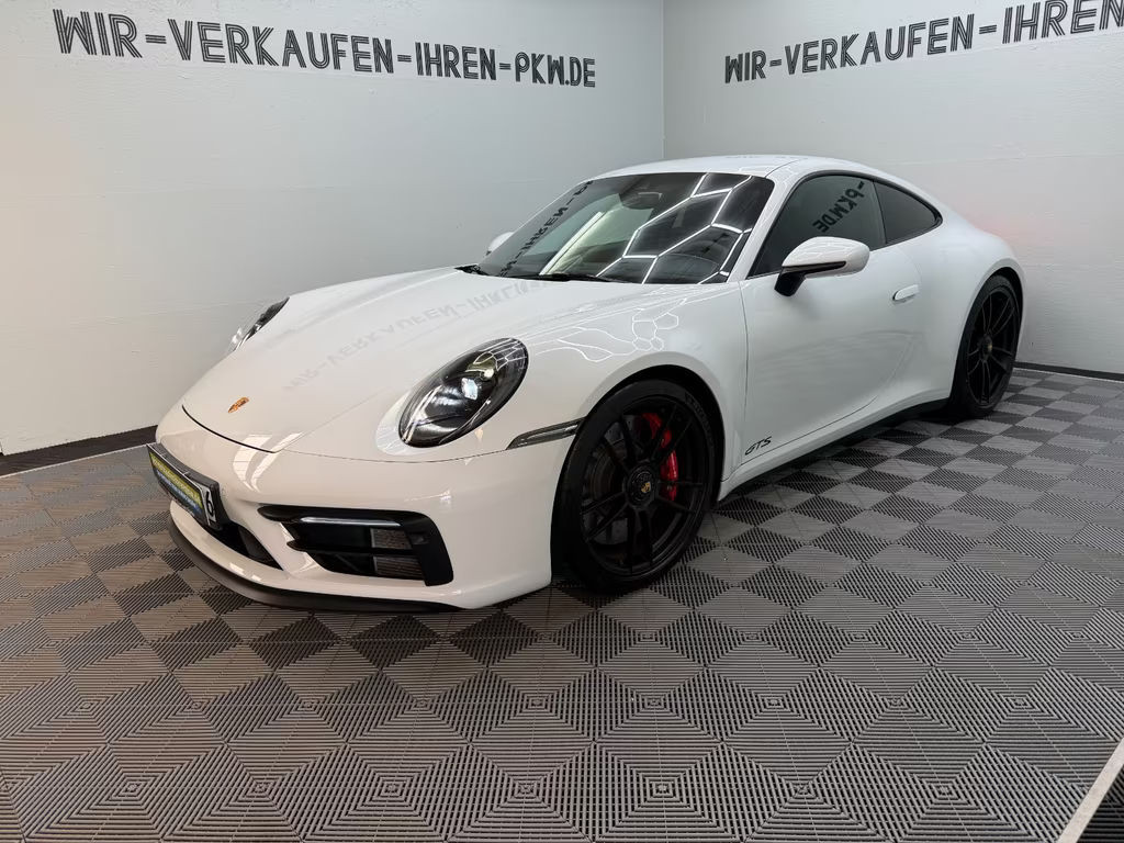 Porsche 911 GTS 4 992 Carrera