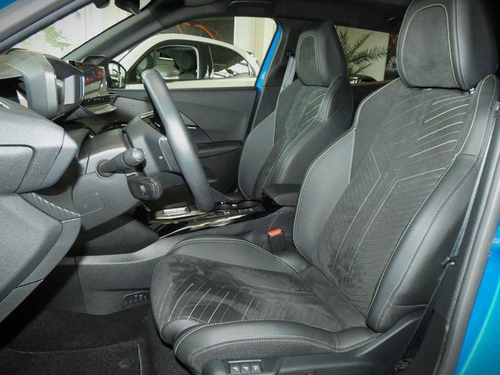 Peugeot e-2008