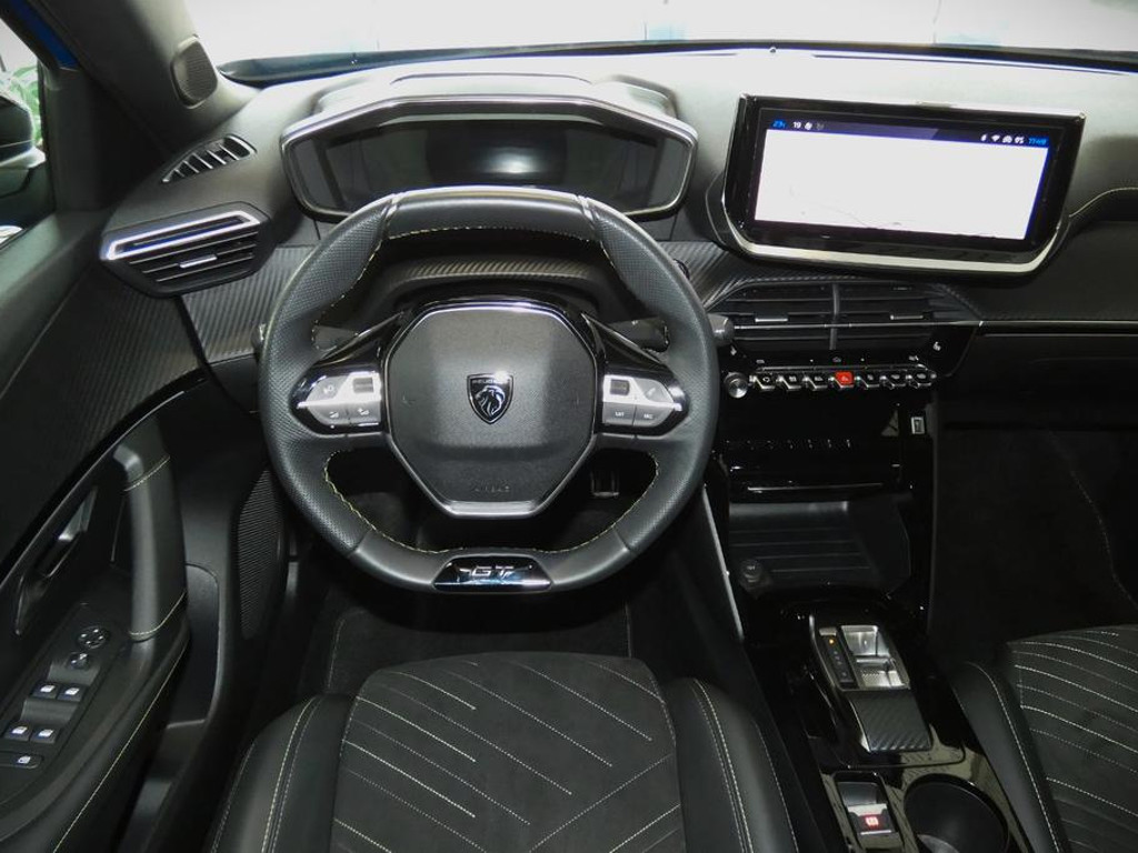 Peugeot e-2008