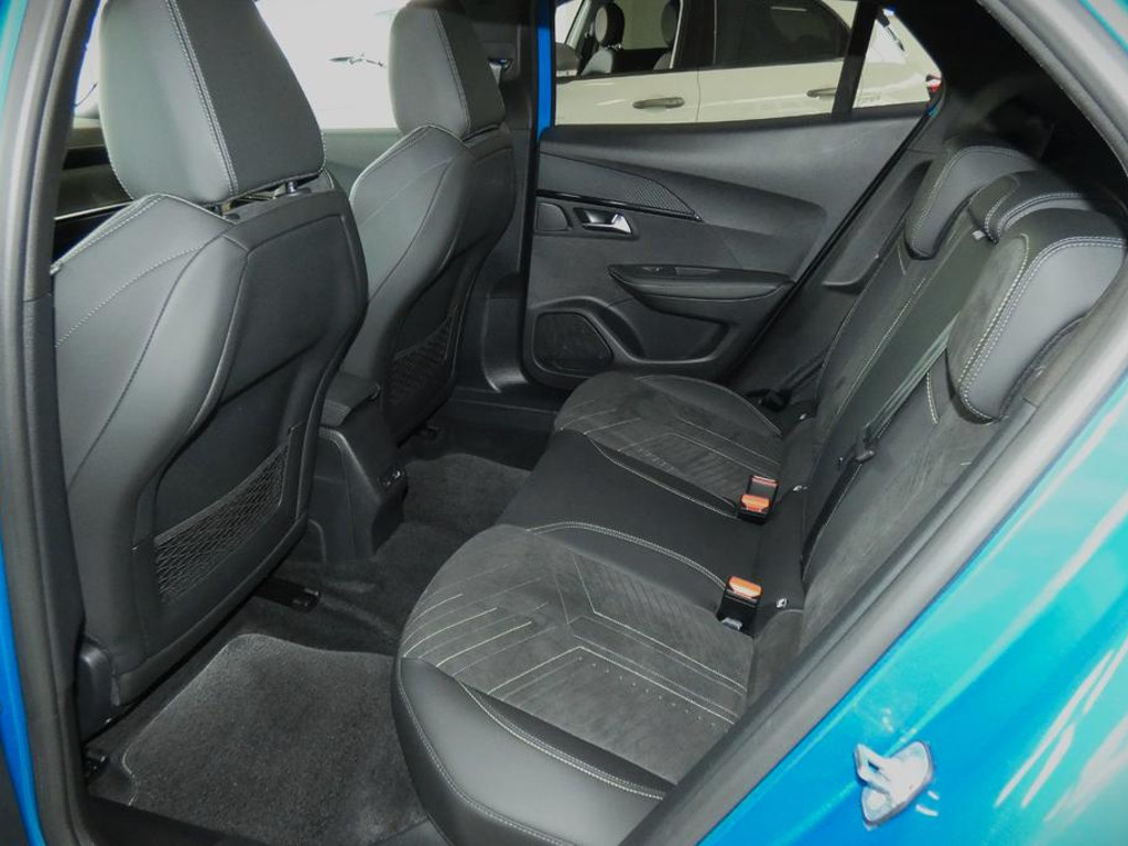 Peugeot e-2008