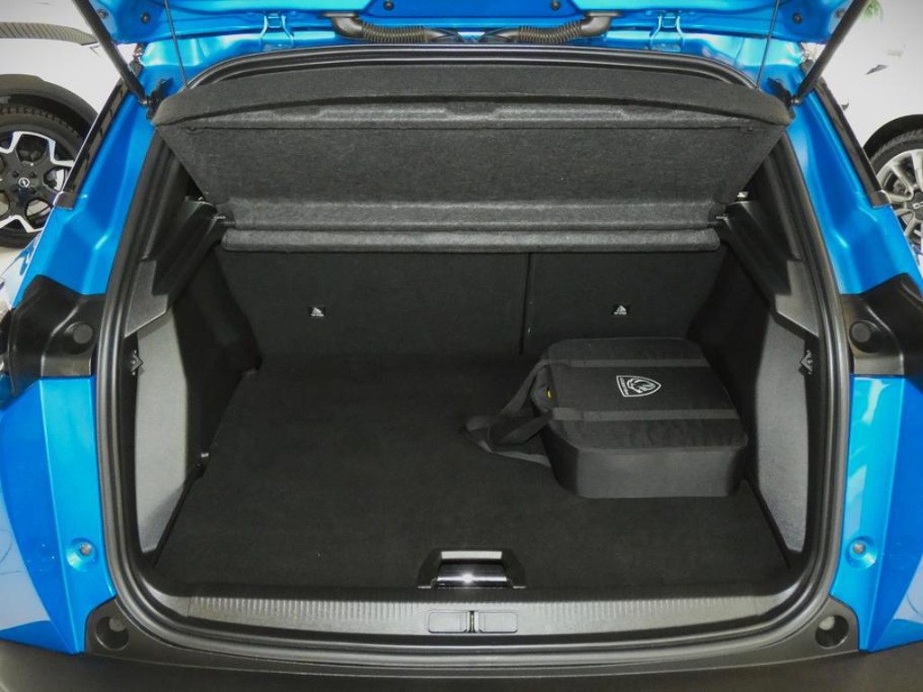 Peugeot e-2008
