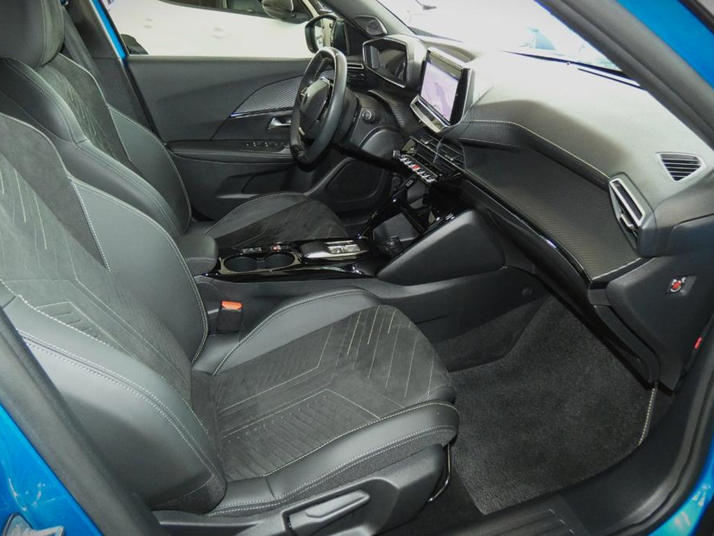 Peugeot e-2008