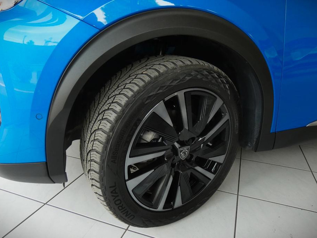 Peugeot e-2008