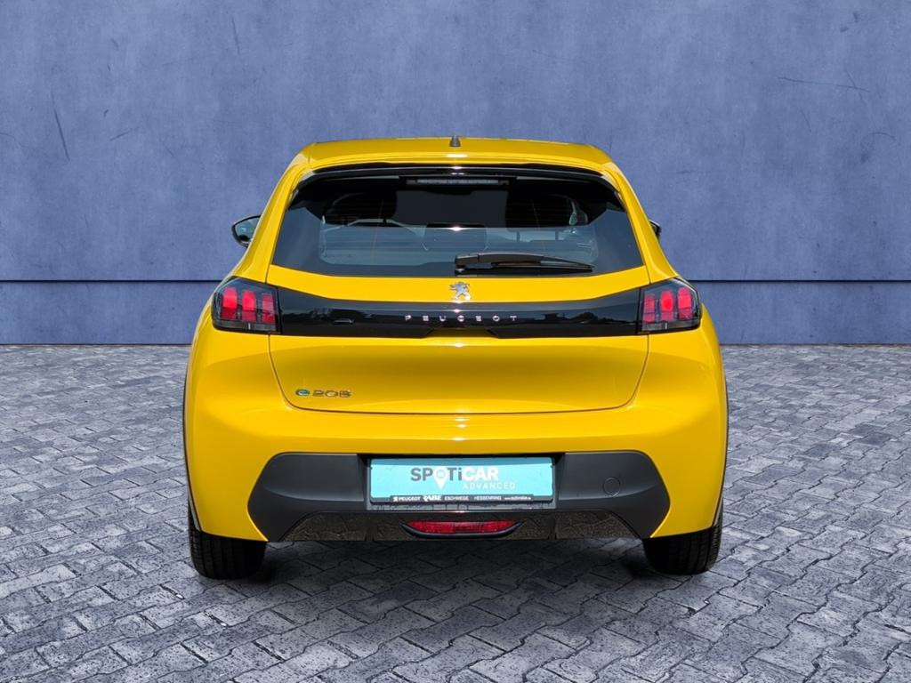 Peugeot e-208