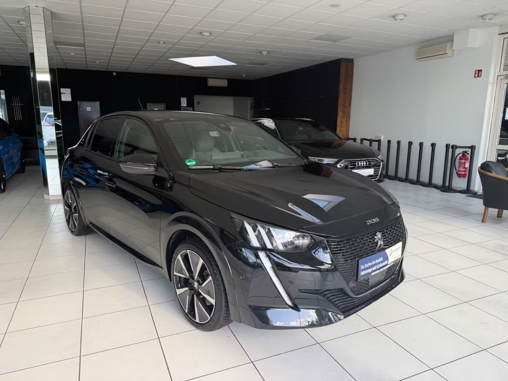 Peugeot e-208