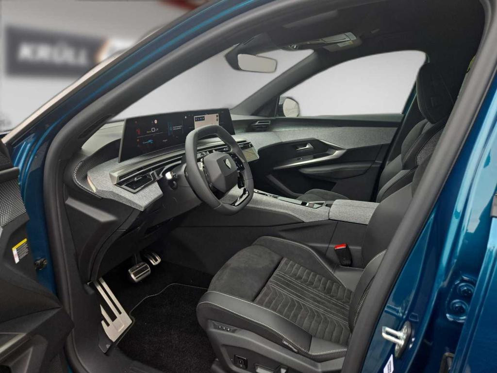 Peugeot E-3008