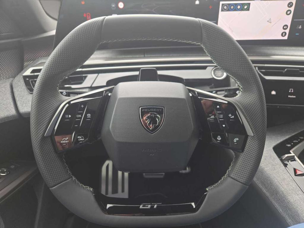 Peugeot E-3008