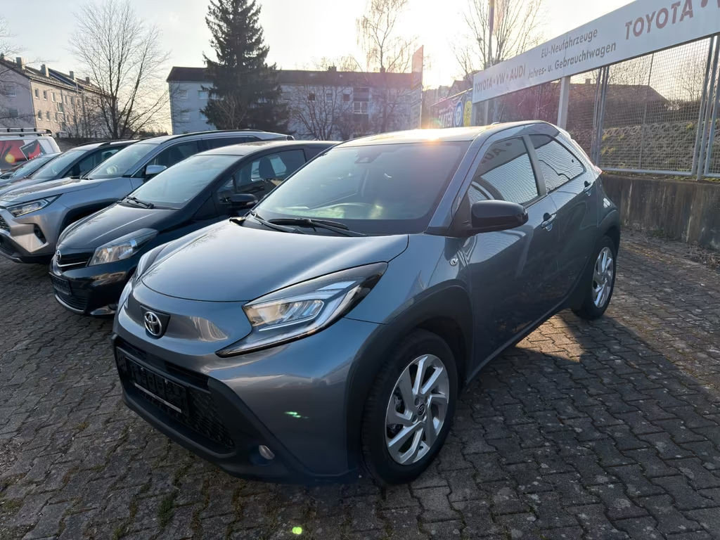 Toyota Aygo X Comfort 1.0 VVT-i Design Paket VVT-i Play