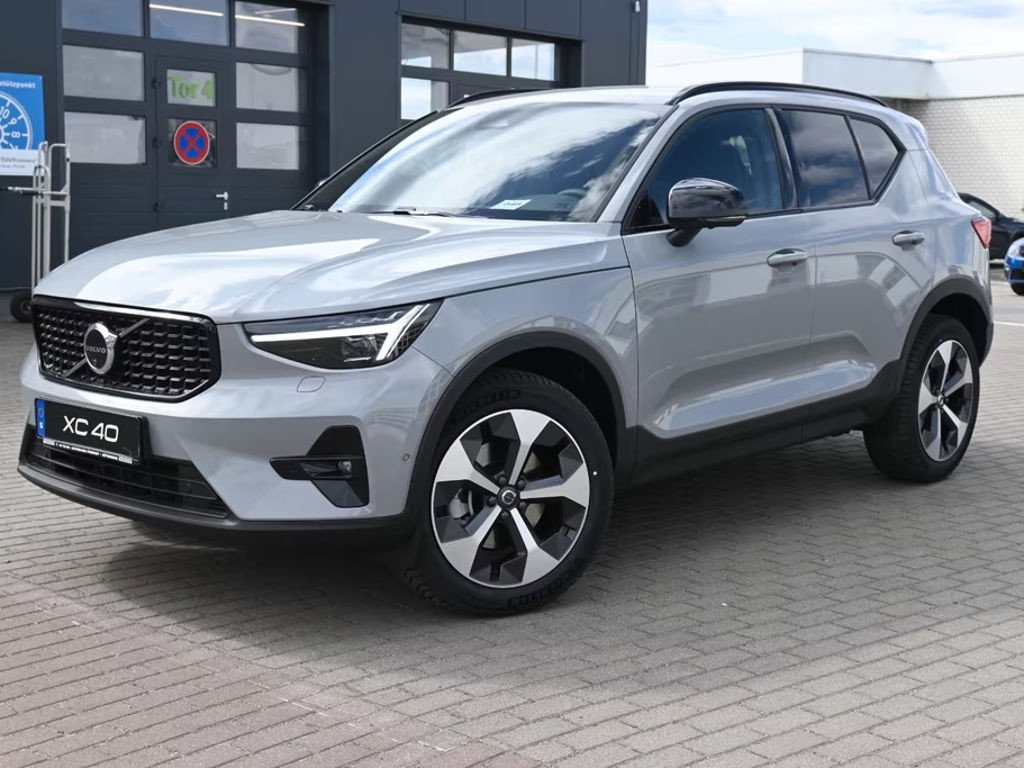 Volvo XC40 Plus Dark