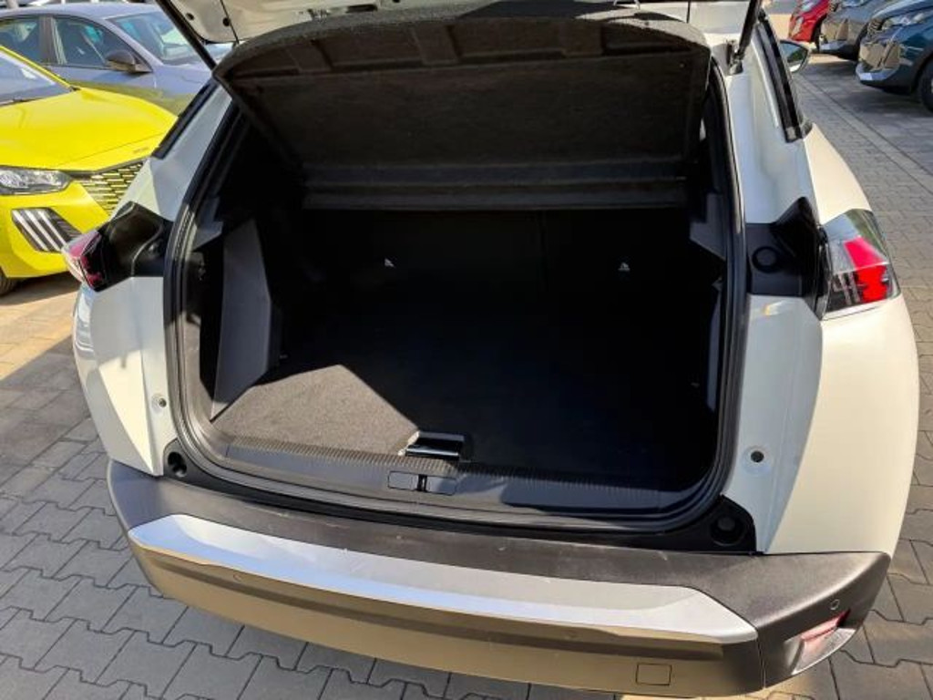 Peugeot e-2008