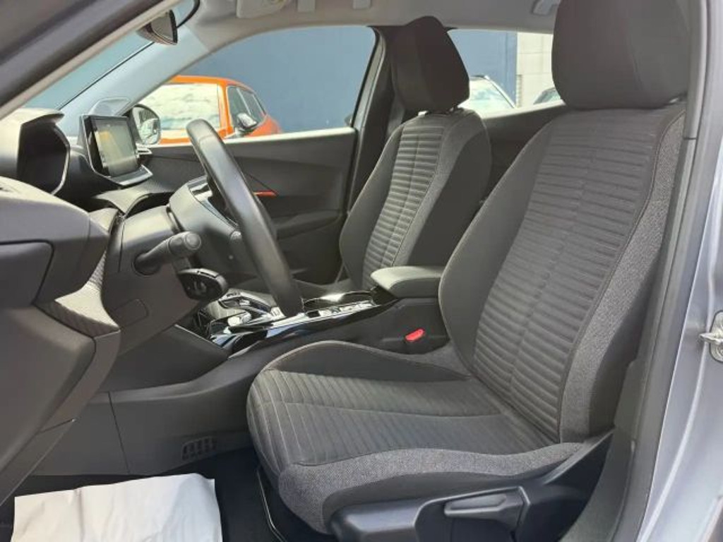 Peugeot e-2008