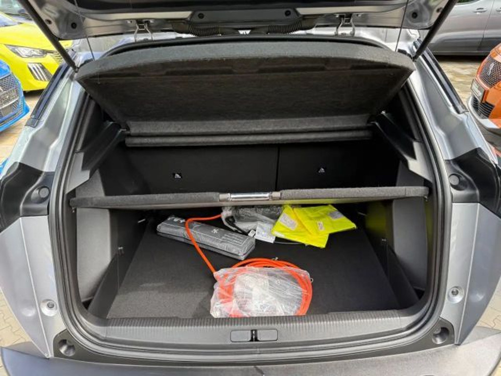 Peugeot e-2008