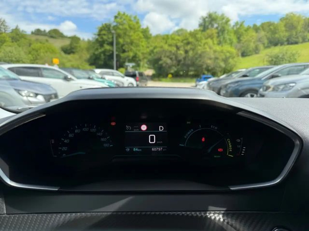 Peugeot e-2008