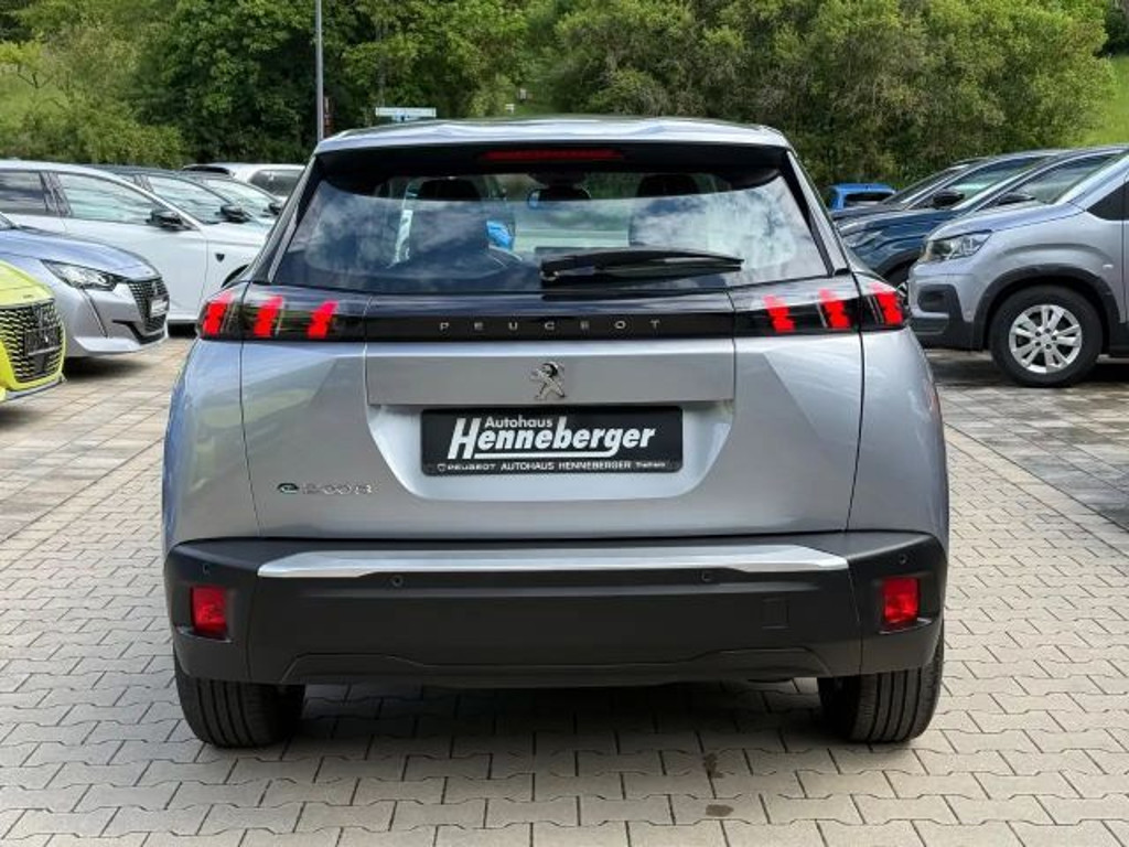 Peugeot e-2008