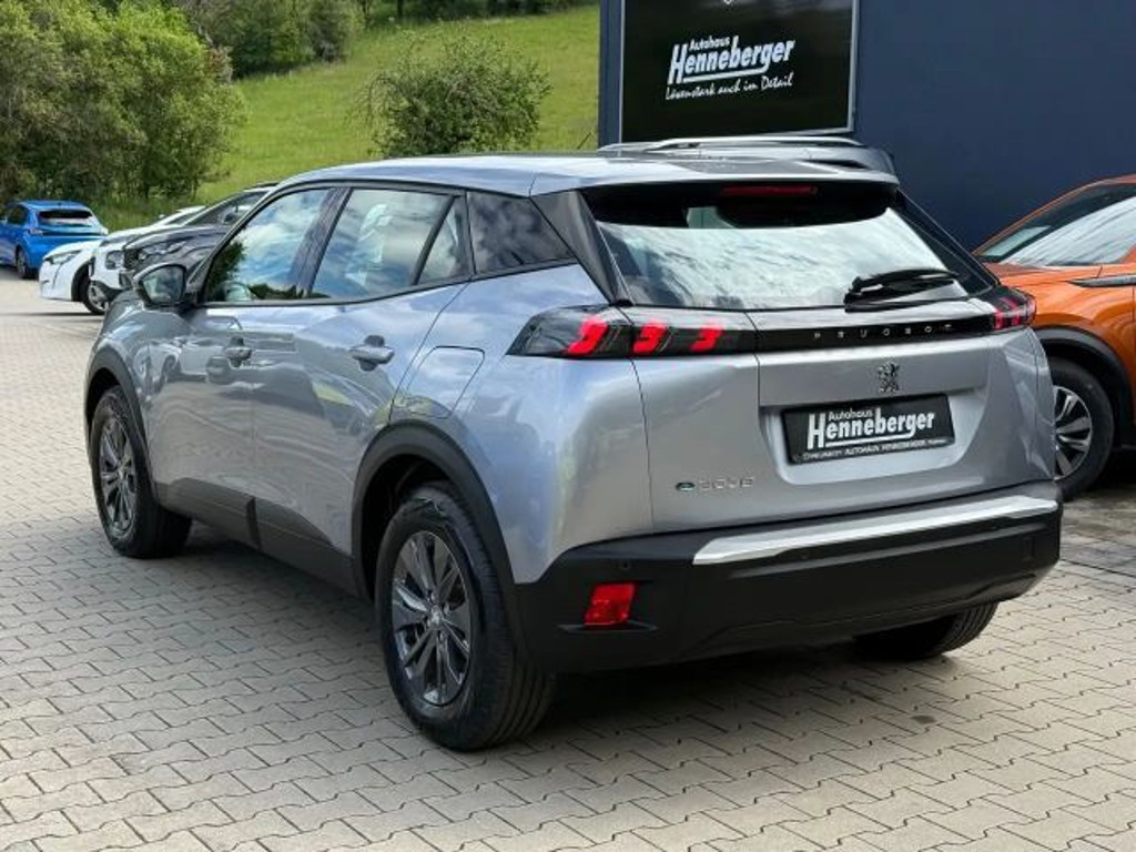 Peugeot e-2008