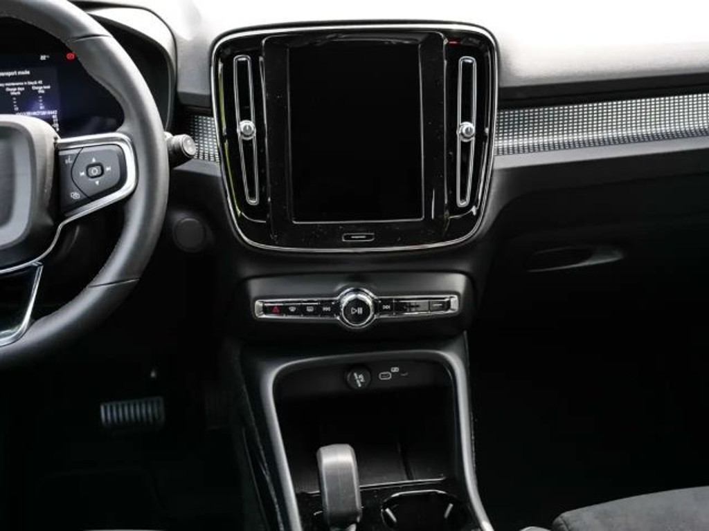 Volvo EX40