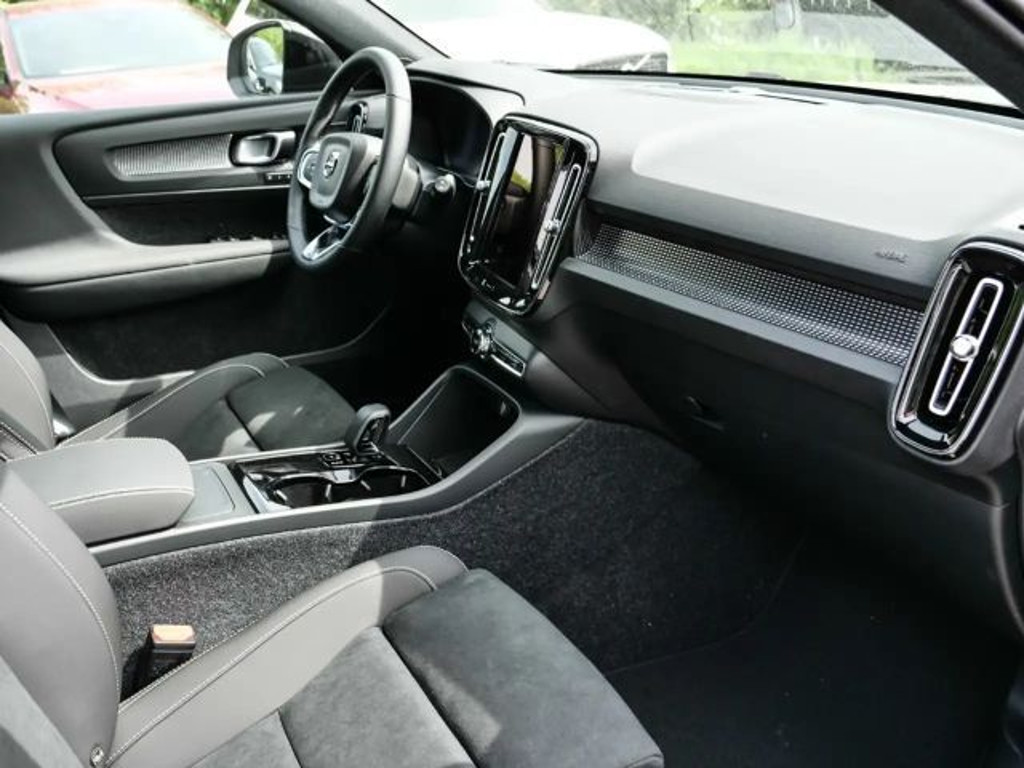 Volvo EX40