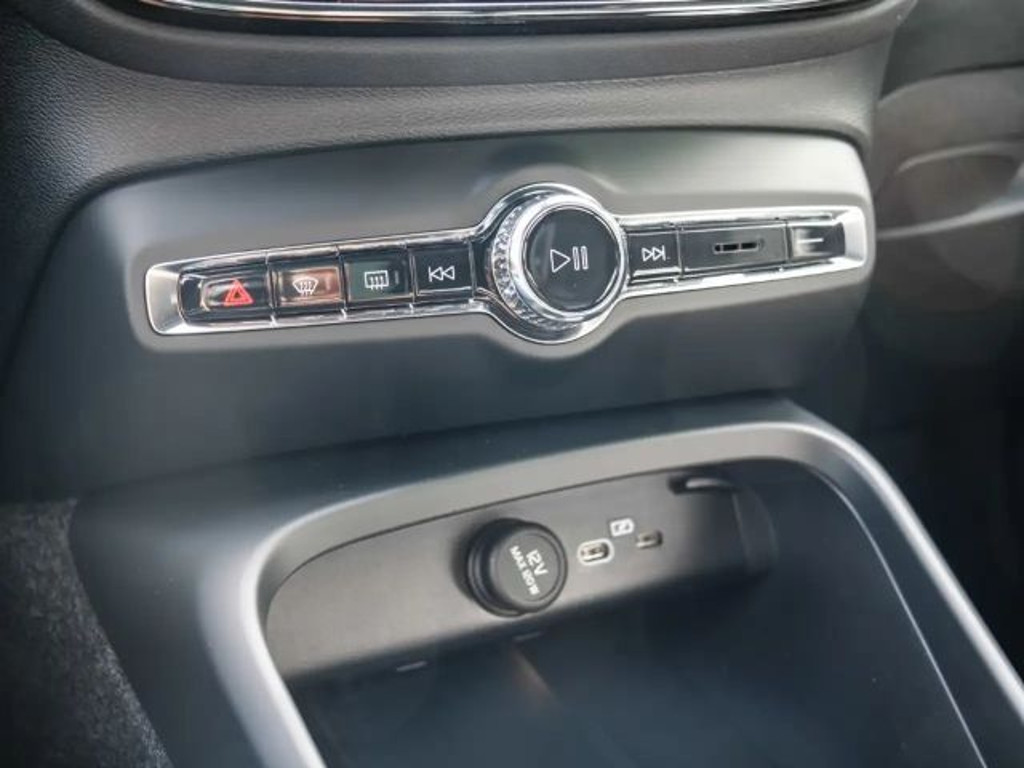 Volvo EX40