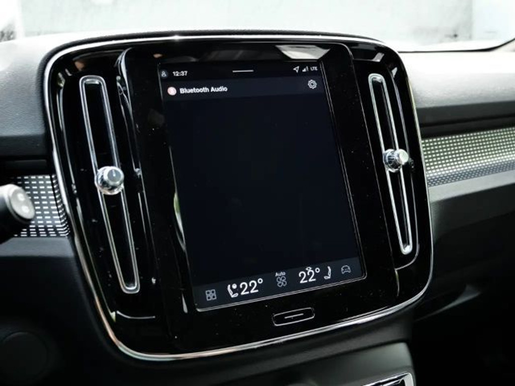 Volvo EX40