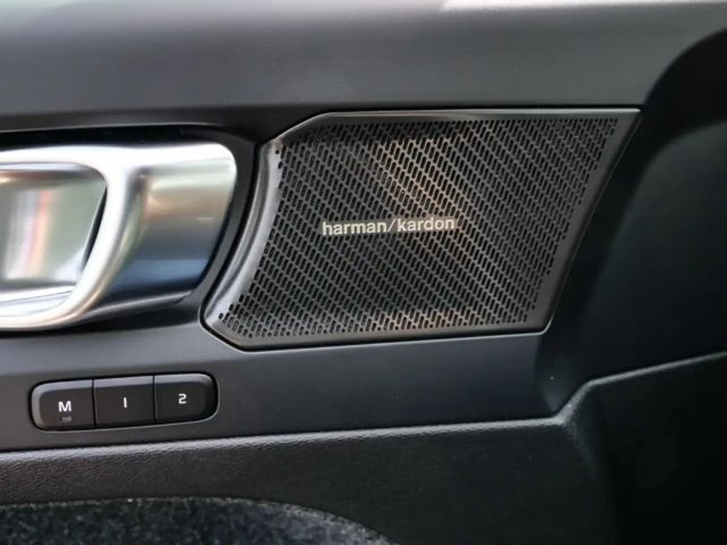 Volvo EX40