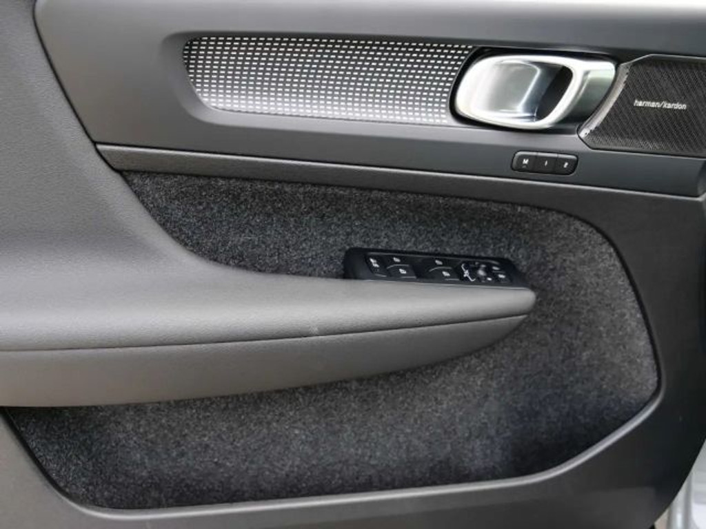Volvo EX40