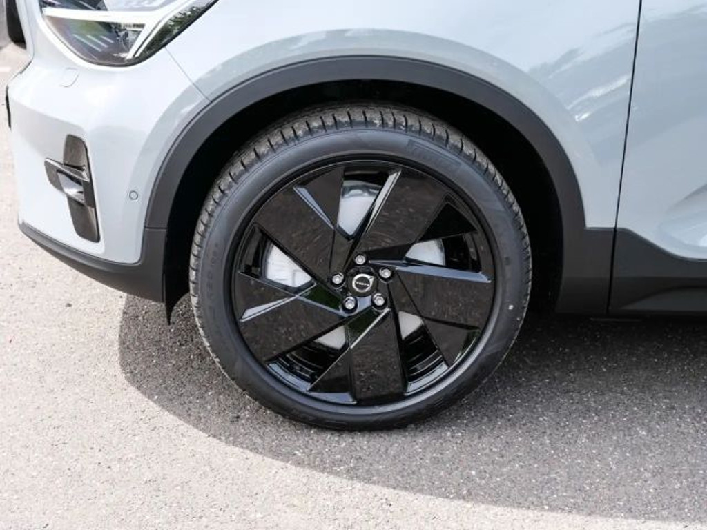 Volvo EX40