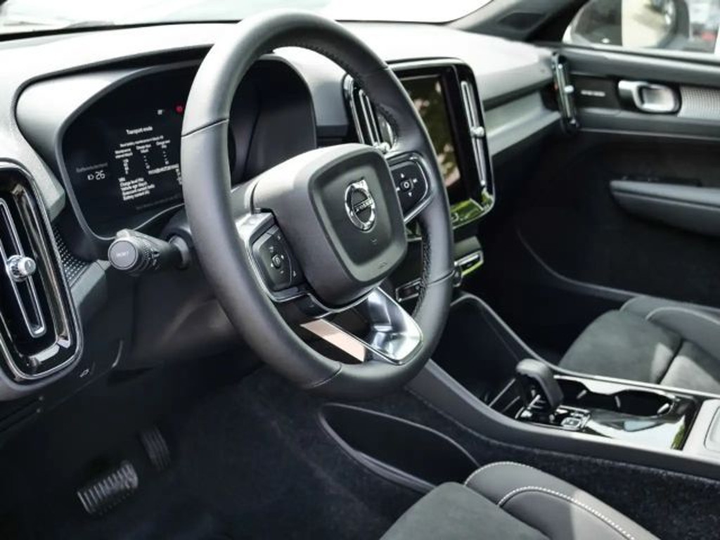 Volvo EX40